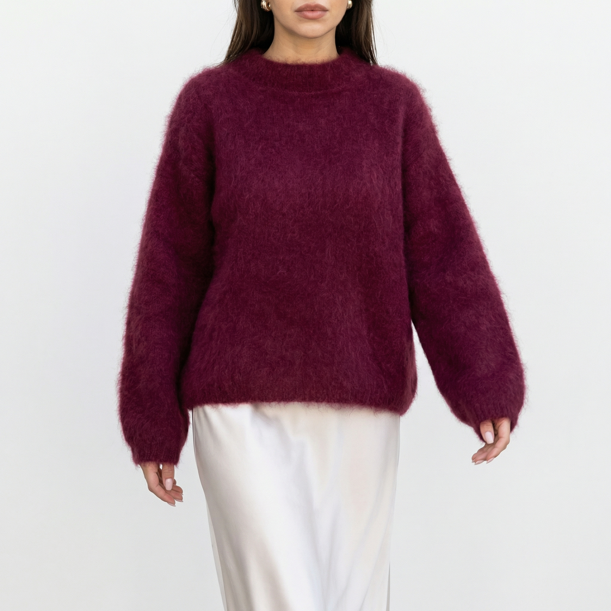 Sweter z przędzy moherowej o luźnym kroju