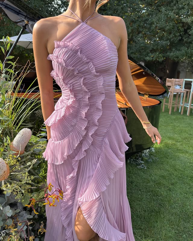 Emma | Plisowana maxi sukienka z falbaną